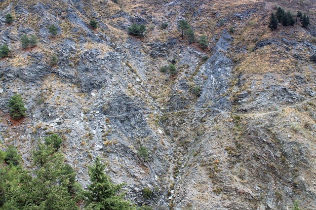The GR 7 cuts across the cliffs of the gorge